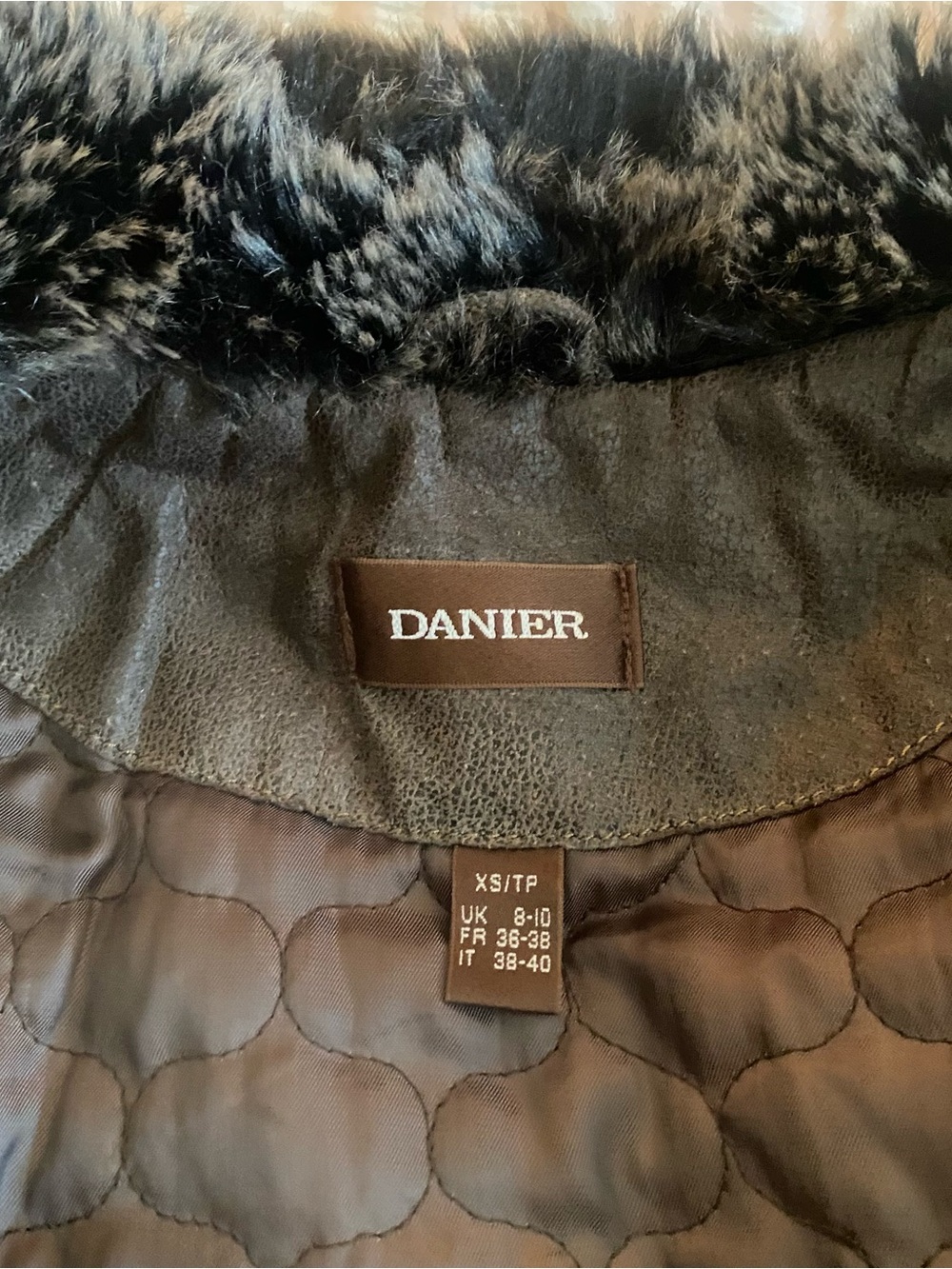 Danier Women’s Grey Genuine Leather Jacket with Black Fur Trim - Picture 7 of 11